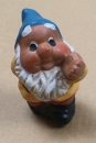 Keramik-Wichtel blaue Mütze, gelbe Jacke